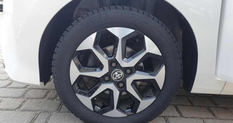 Toyota Aygo cena 49900 przebieg: 82382, rok produkcji 2021 z Lubaczów małe 277